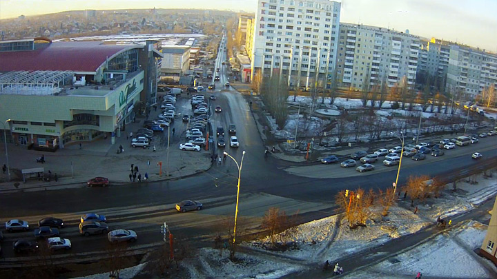 Перекрёсток пр. Молодёжный - ул. Каменская (Кемерово, Россия)